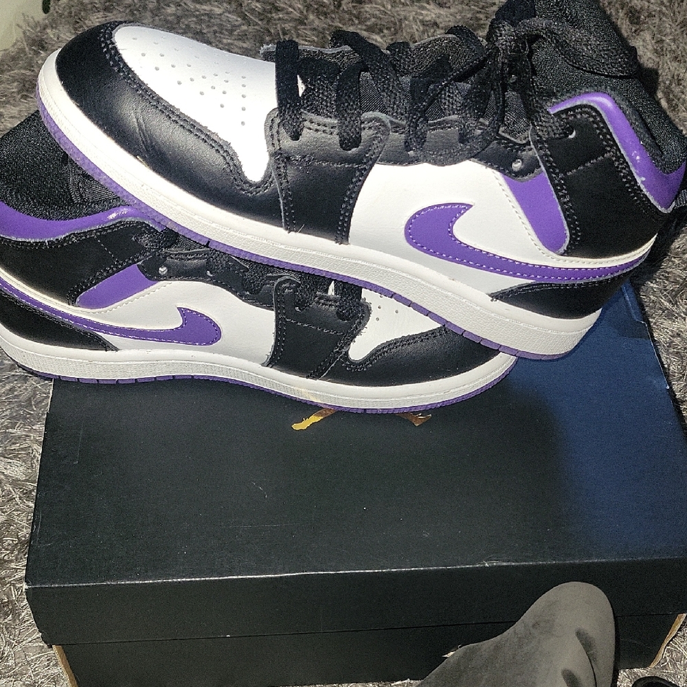 Jordan Kids Black and Purple Sneakers